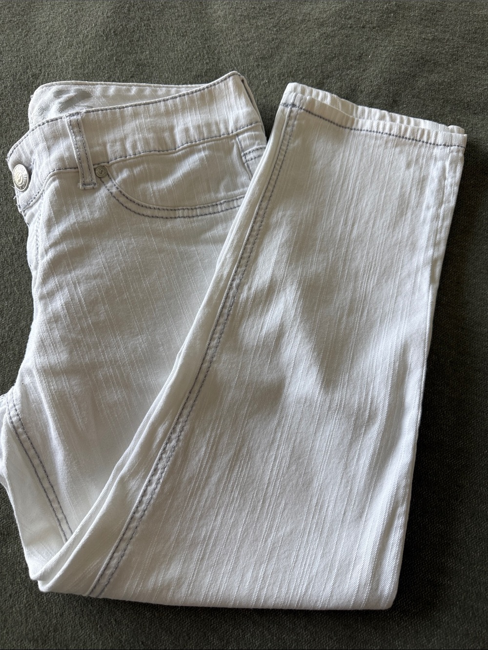Seven7 White Denim Capri Jeans